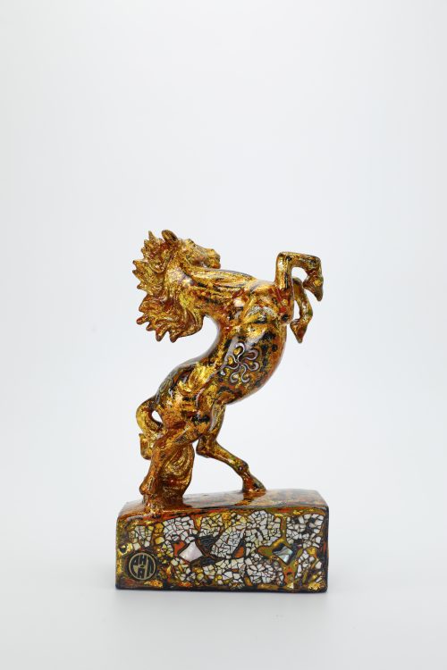 Mã Đáo - Tượng Sơn Mài Nghệ Thuật bởi Họa Sĩ Nguyễn Tấn Phát